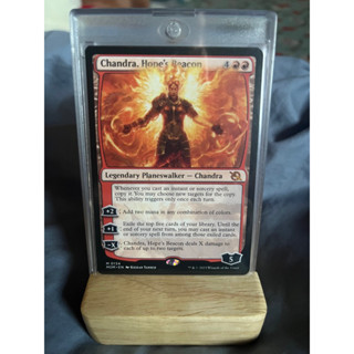 การ์ด MTG Chandra, Hope’s Beacon Red Magic the gathering EDH รุ่น MOM สภาพ Nm