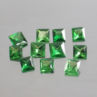 พลอย การ์เน็ต ซาโวไรท์ โกเมน เขียว ดิบ ธรรมชาติ แท้ ( Natural Tsavorite Garnet ) จำนวน 11 เม็ด หนักรวม 1.68 กะรัต