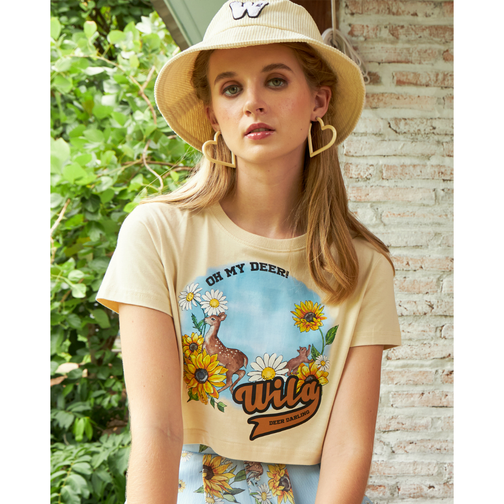 Wila-Sunflower T-shirt เสื้อยืด cotton 100% หนากลาง สัมผัสดี คอกลม ทรงตรงสั้น แขนสั้น สีครีม สกรีนลาย Wila Font &amp; กวาง
