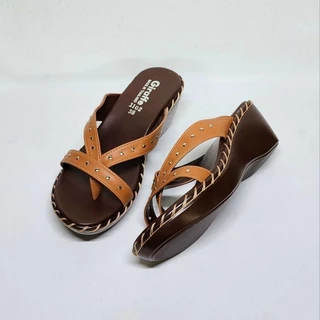 รองเท้าสวมซ่อนคีบสบายเท้า งานเย็บแท้ ทนมาก by here_shoe_shop