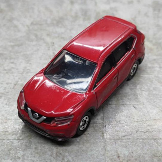 Tomica โมเดลรถเหล็กโทมิก้า  NISSAN X- TRAIL  2014  NO.75 S = 1/62