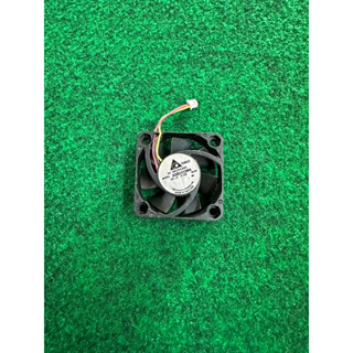 พัดลม 12V 3 Pin  ขนาด 4x4 cm หนา 1 cm พัดลม inverter  จำนวน 1 ตัว