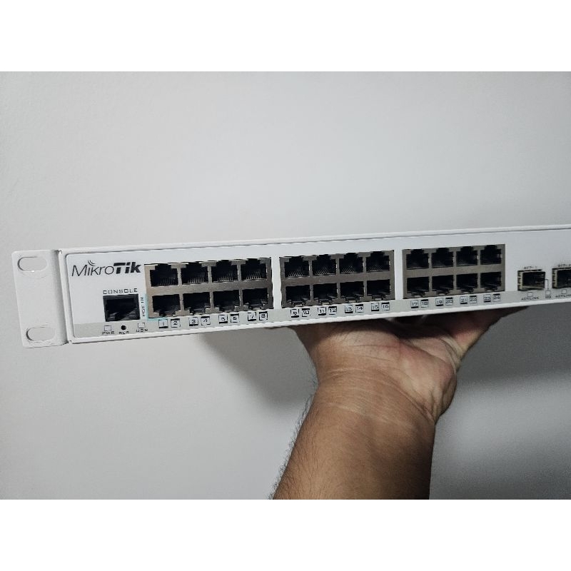 MikroTik CRS326-24g-2s+rm (มือสอง)​