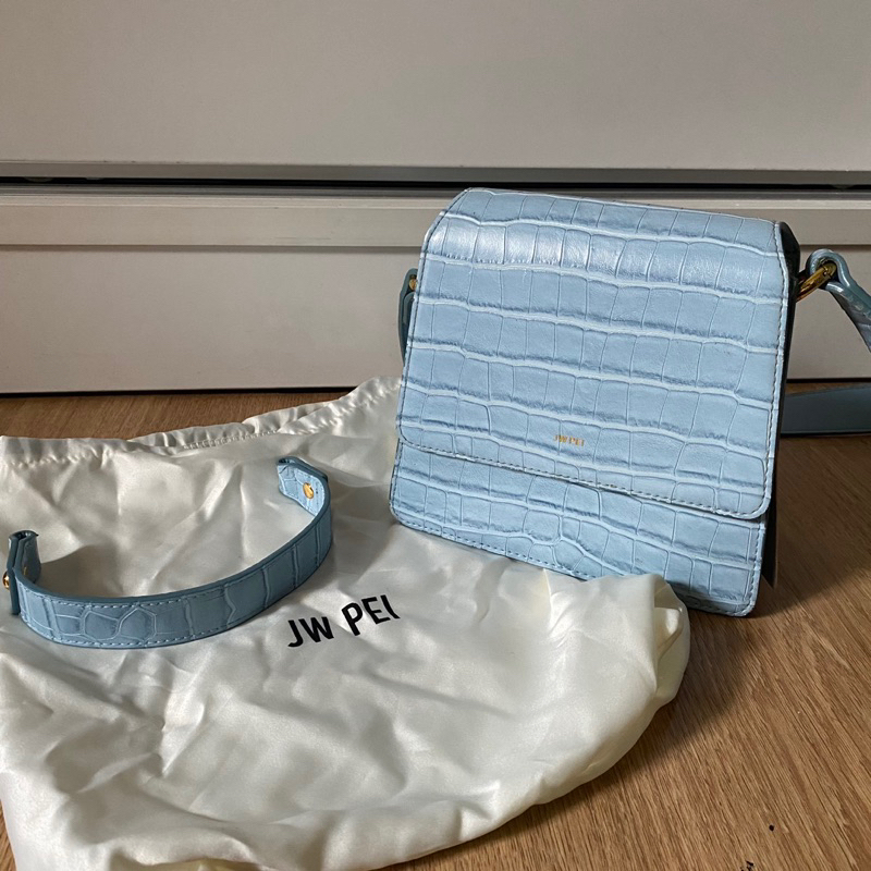 JW PEI Ivory Croc มือสองสภาพ 80% พร้อมส่ง เเท้ 100%