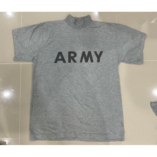 เสื้อยืดทหารแขนสั้น คอเต่า ไซส์ M เสื้อARMY มือ2 สภาพสวยมากของเเท้กองทัพ USA อก 21 ยาว28 สภาพสวยมาก ราคา 190 บาทครับผม