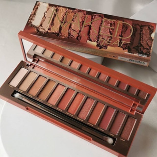 Urban Decay Naked Heat Eyeshadow Palette  เสริฟถึงที่โทนสีเผ็ดร้อน   ใครที่ชอบความ spicy  ไม่ควรพลาดตลับนี้เลยค่ะ