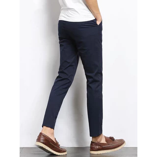 กางเกงขายาวชิโน่ ผ้ายืด ทรงกระบอกเล็ก (Slim-fit)