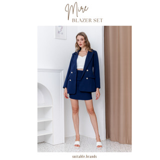 Mira Blazer Set - เซตสูท 3 ชิ้น เสื้อสูท+เสื้อครอปแขนกุด+กระโปรงจับจีบเอว (กรม)