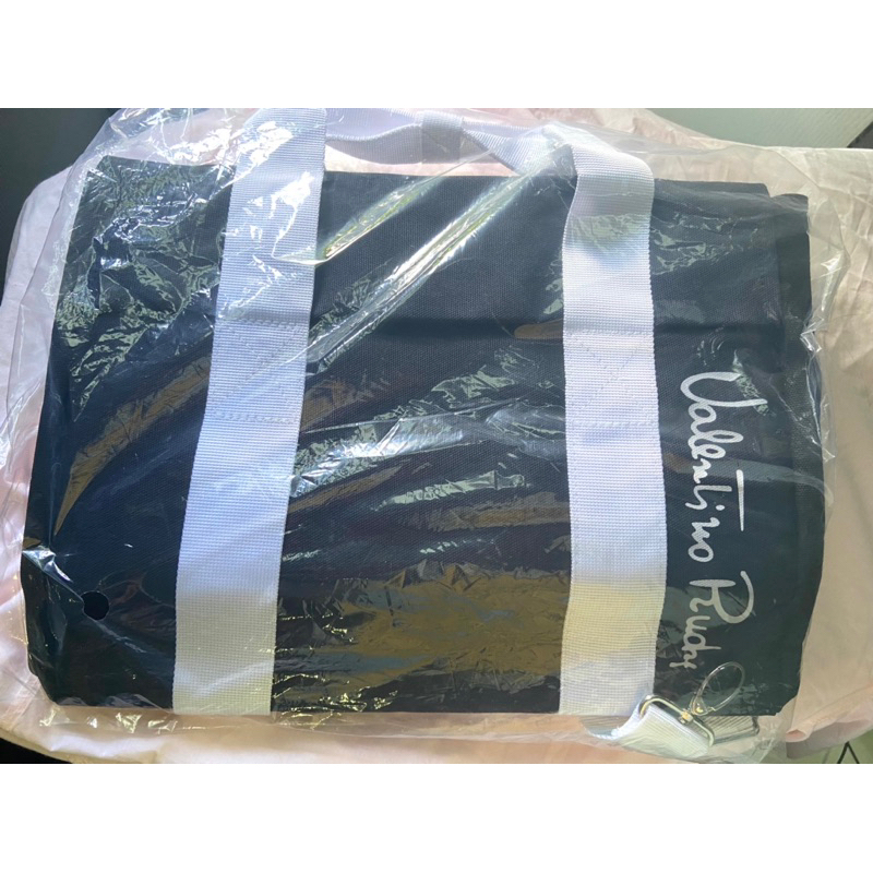 กระเป๋าใส่โน๊ตบุ๊คกระเป๋าเดินทางแบบถือ valentino rudy แท้มือ1