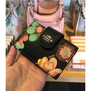 📌พน้อมส่ง แท้ 💯% กระเป๋าใส่บัตร Coach accordion card case with mystical floral print (coach c8698)