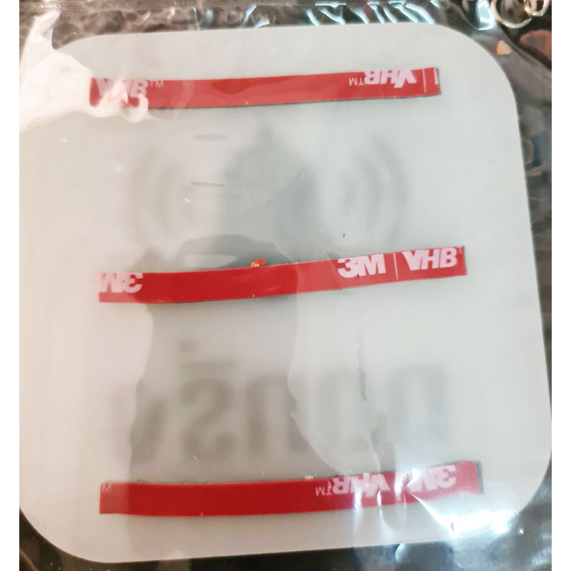 ป้ายกดกริ่ง ป้ายอคริลิค กรุณากดกริ่ง+กาว3M พื้นขาวอักษรแดง เลเซอร์ทำสี ทนแดด ทนฝน ขนาด 9x9 ซม. หนา 3 มิล