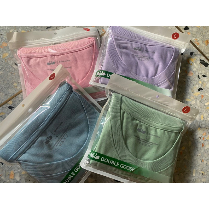 เสื้อยืดคอวีสีดำตราห่านคู่ ผ้านิ่ม ใส่สบาย ไม่ร้อน คอตตอน 100
