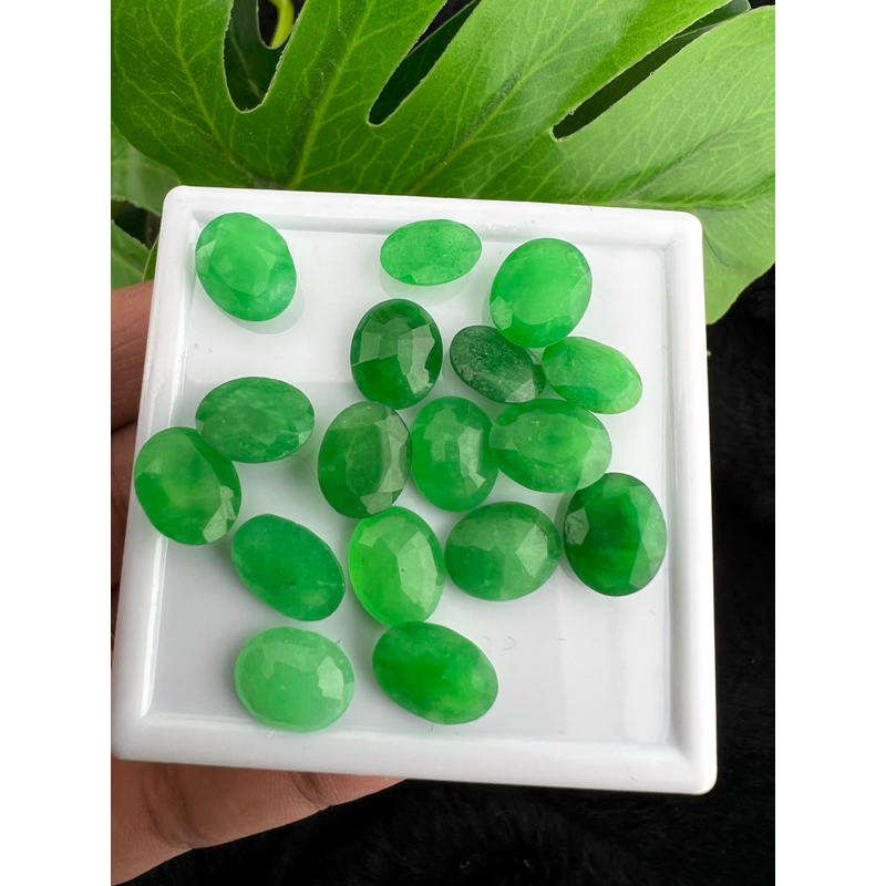 Dyed jade 10x8mm oval shape 1 pieces  ยกเขียว พลอย สังเคราะห์ สี เขียวหยก พม่า