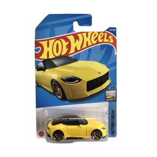 Hotwheels Nissan Z Proto สีเหลือง