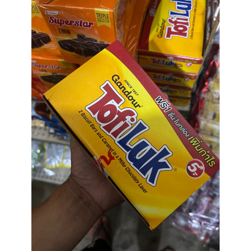 โทฟี่ลัค (Tofiluk) 1 กล่องบรรจุ 12ชิ้น