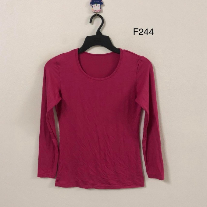 M(ญ) Heattech (F244) แบรนด์ uniqlo ยูนิโคล่ คอกลม