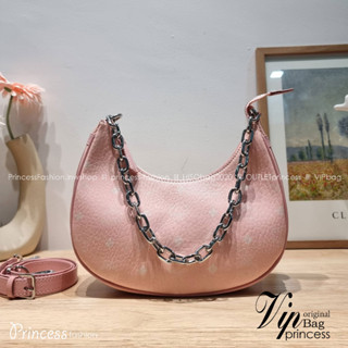 M.C.M AREN CRESCENT HOBO IN VISETOS ใหม่ล่าสุด สวยได้ไม่ต้องรอ กับคอลใหม่ลุคลูกคุณ รูปทรง half moon ยอดฮิต