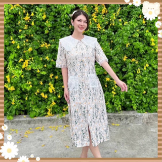 Daisy Dress พร้อมส่ง เดรสคอบัว ผ้าลายปักดอกเดซี่ มีซับใน โทนสีน้ำตาล แขนสั้น งานป้าย