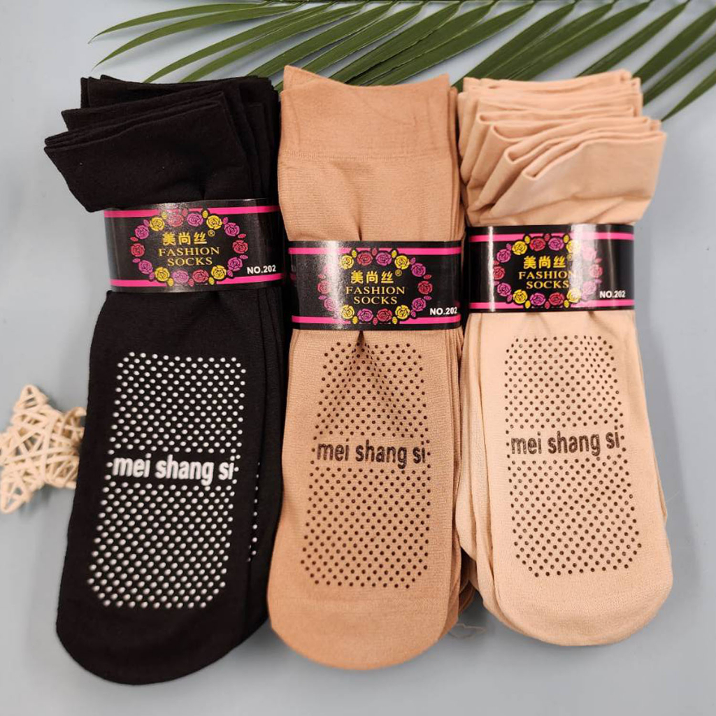 ถุงน่องสั้นข้อเท้า ​พื้นมีกันลื่น เนื้อหนา มัด​ 10 คู่ ยืดได้สูง พื้นกันลื่นหนึบไม่ลื่นง่าย