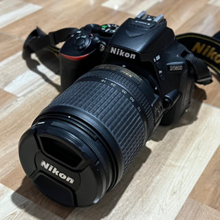 Nikon D5600 lens 18-140