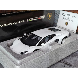 โมเดลรถAVENTADOR  1/18 โมเดลรถLAMBORGHINI AVENTADOR โมเดลรถ แลมโบกินี่ LAMBORGHINI AVENTADOR Autoart LP700-4 White 1:18