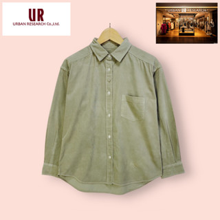 เสื้อ Urban Research  ผ้ากำมะหยี่อย่างดี ไซด์ -  F   อก 48 ยาว 25.5 นิ้ว เสื้อเชิ้ตทรงสวยน่ารักมาก ผ้าสวย กระเป๋าหน้า