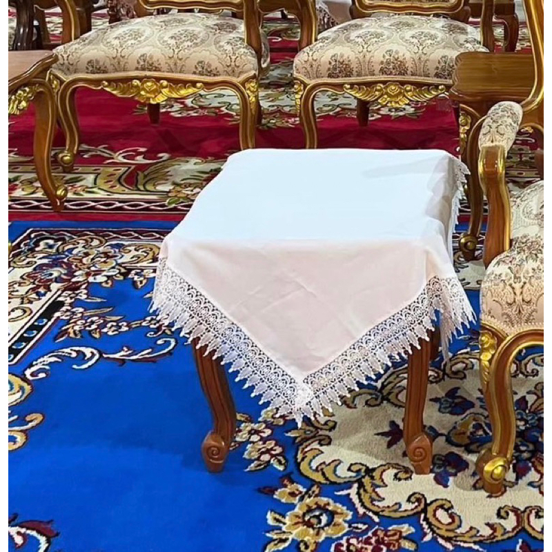 ผ้าปูโต๊ะเคียงผ้าฮานาโก๊ะติดชายลูกไม้  สีขาว สีครีม