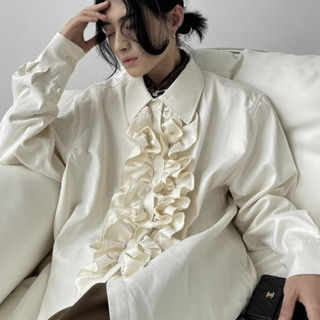 PAUL FITZGERALD เสื้อเชิ้ตแขนยาวผู้ชายสไตล์เกาหลีลูกไม้ใบบัวสีขาวทรงหลวมอินเทรนด์เสื้อผ้าคอพับสไตล์วิทยาลัย