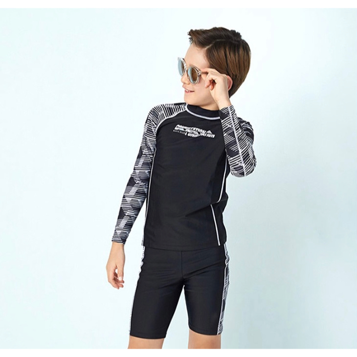 ชุดว่ายน้ำเด็กผู้ชาย (พร้อมส่ง)