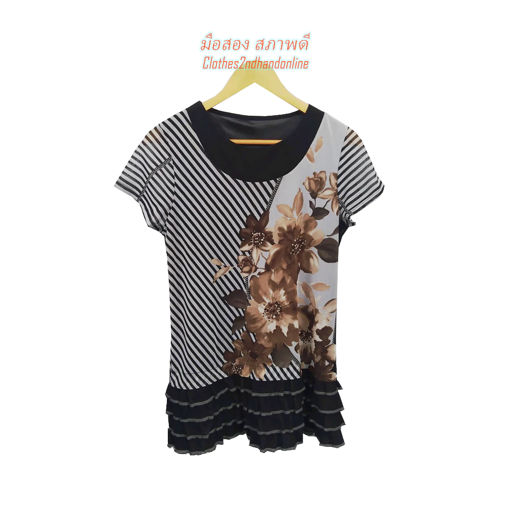 เสื้อมือสอง อก 36-38 นิ้ว คอกลม ผ้ายืดลายทางลายดอกไม้ แขนสั้นแต่งชายระบาย