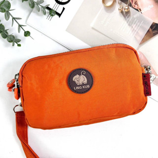 กระเป๋าผ้า 3 ซิบ บุฟองน้ำกันกระแทก ขนาด 7 นิ้ว มีสายคล้องมือ…