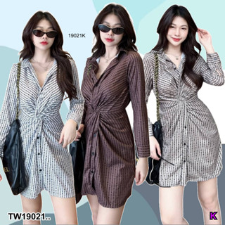 👗Pfashion [ส่งไวมาก🚛] P19021 เดรสสั้น เอวบิด แขนยาว คอปก ..