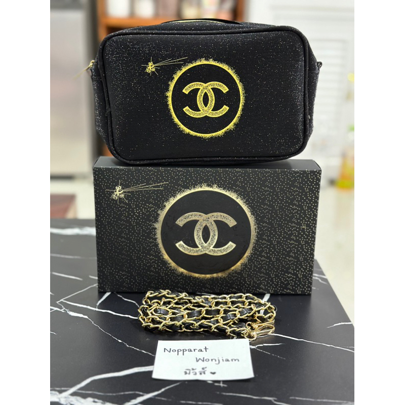 (New/แท้💯) กระเป๋าเครื่องสำอางค์ Chanel Beauty Bag กระเป๋ากลิตเตอร์ กระเป๋าถือออกงาน Crossbody สีดำทอง🖤💛