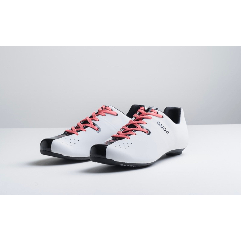 QUOC night white cycling รองเท้าปั่นจักรยาน