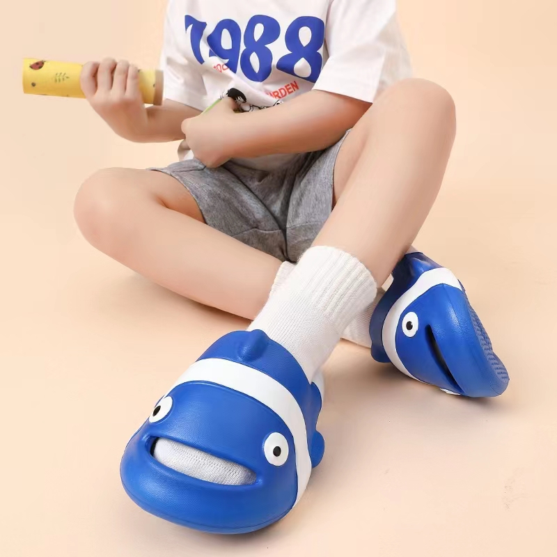 LGShoes จัดส่งไว รองเท้าแตะแฟชั่นผญลายปลาการ์ตูนตะมุตะมิไม่ไหว สุดน่ารัก มี 5 สีให้เลือกเลยน๊า