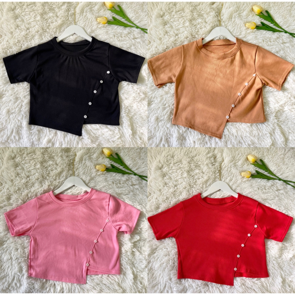 เสื้อครอปแขนสั้น แต่งกระดุม แฟชั่น สีพื้น พร้อมส่งจากไทย