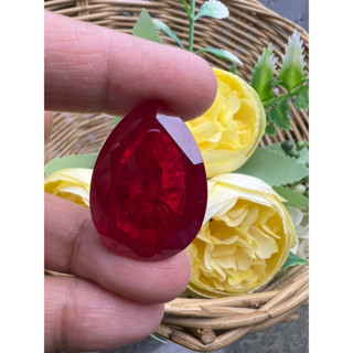 พลอย ทับทิม รูบี้ ของเทียม สีแดง รูปไข่  ผ่านการเผาRuby Thailand Lab created pear shape 22x30mm 1 pieces weight 71 carat