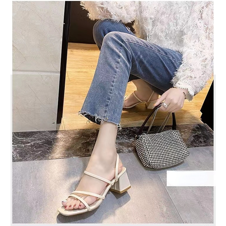 พร้อมส่ง 🔥 รองเท้าแตะผู้หญิง รองเท้าส้นสูง สูง1.5นิ้ว