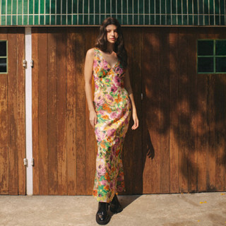 Lahv The Label - Napa Maxi Dress เดรสยาวคอวี