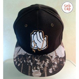 (ส่งจากไทย)หมวกแก๊ป HipHop Snapback สีดำ ปีกลายกราฟิกมี2 สี ใส่ได้ทั้งชายและหญิง ปรับขนาดให้พอดีได้ที่แป๊กด้านหลัง