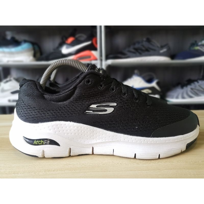 sketchers​ Go​Run​ Arcfir