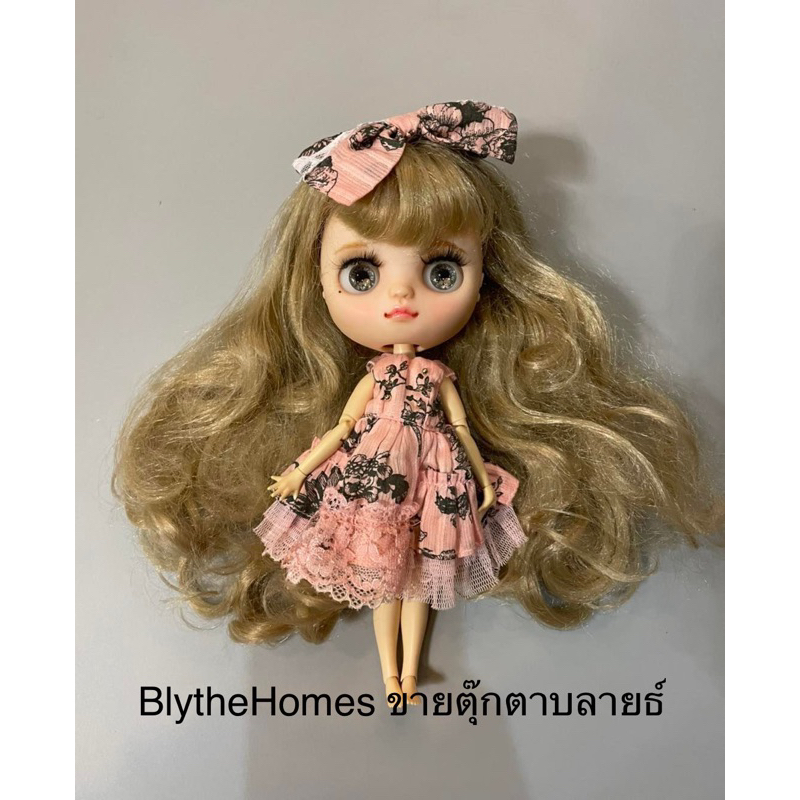 Blythe Middie Melanie Ubique girl doll