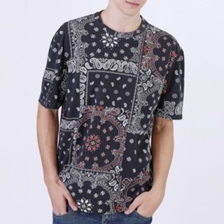 เสื้อยืดทอลาย Paisley (เพลลี่ย์) สีดำ แดง ทรงหลวมๆ