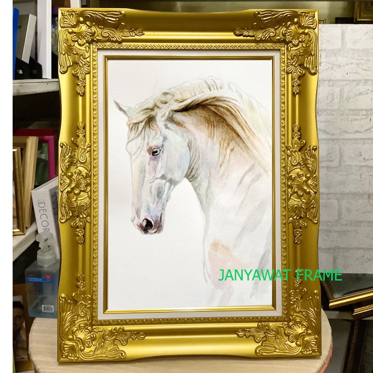 กรอบรูปหลุยส์ สีทอง สีขาวใส่ภาพขนาด 11x14",12x16",12x18",12x24" พร้อมกระจก หูแขวนและสริงแขวนผนัง ** ไม่มีขาตั้ง **