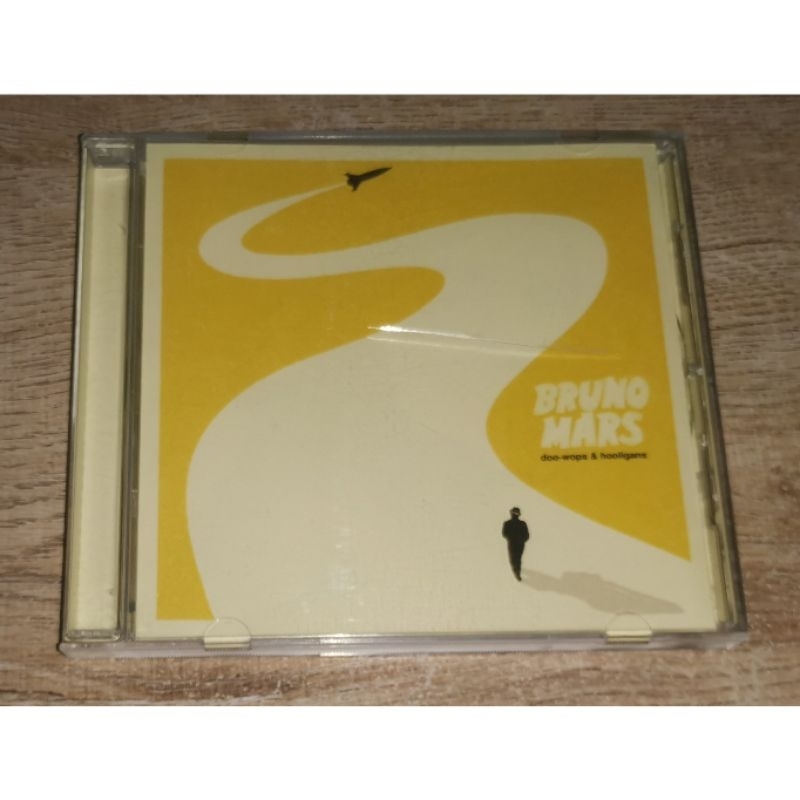 Bruno Mars ซีดี CD Album Doo-Wops & Hooligans