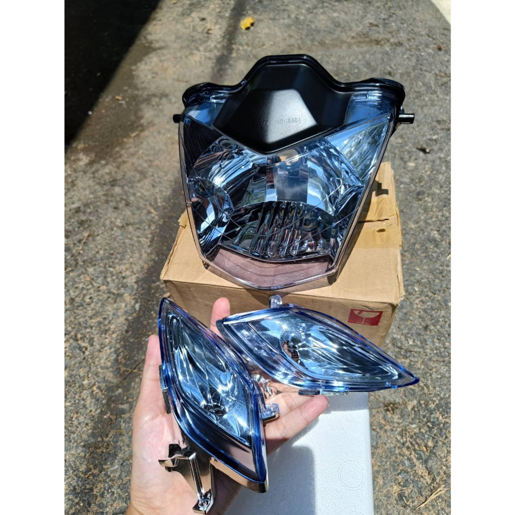 ​เบิก​ศูนย์​ไฟหน้า+ไฟเลี้ยว ฐานฟ้า แท้ รถรุ่น WAVE125rหัวแหลม / เวฟ125อาร์หัวแหลม ราคา ถูกที่สุด ดีลบีเคเค รูปภาพหลัก