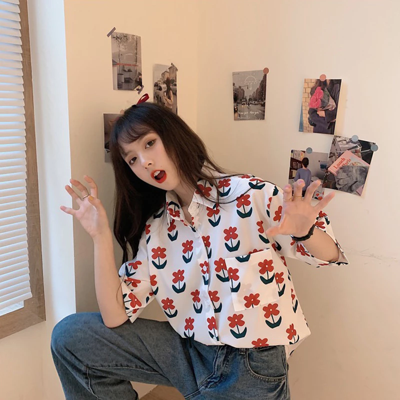 เสื้อเชิ้ตแขนสั้นคอปกผู้หญิง ลายดอกไม้สีแดง thumbnail 3