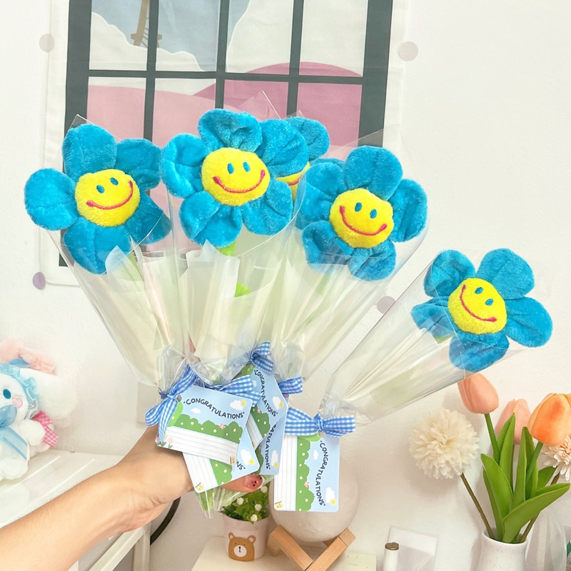 พร้อมส่ง ดอกไม้ยิ้ม ช่อดอกไม้รับปริญญา/ปัจฉิม ห่อช่อ+ผูกโบว์ พร้อมส่ง สีฟ้า Size S/M