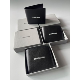 👜💥กระเป๋า สตางค์ NEW Balenciaga wallet ชาย ใบสั้นสีดำ
มีช่องใส่เหรียญ ⚠️