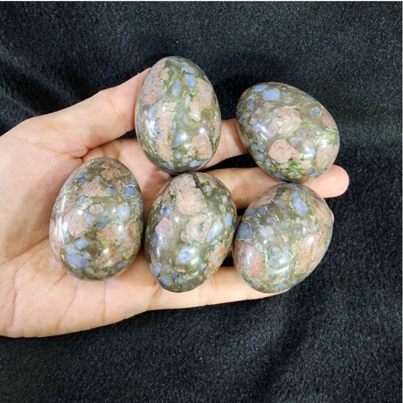 หินทรงไข่คิวเซร่า ควิกซีร่า หรือ หรือ แลไนต์ Que Sera Stone หรือ llanite ก้อนละ 350 บาท สูง 4.8 ซม.กว้าง 3.5 ซม.